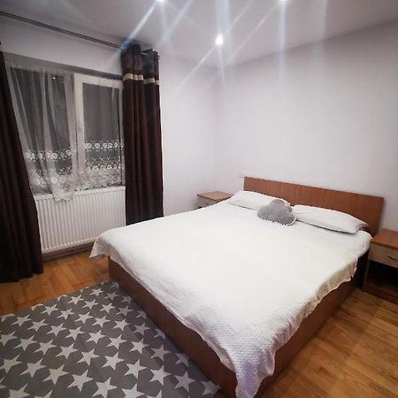 Feelhome Apartment Кэлимэнешти Экстерьер фото